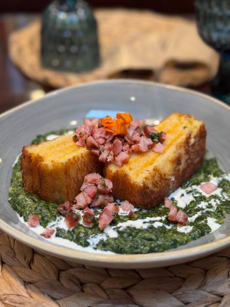 Bundas cu spanac banatean si costita 